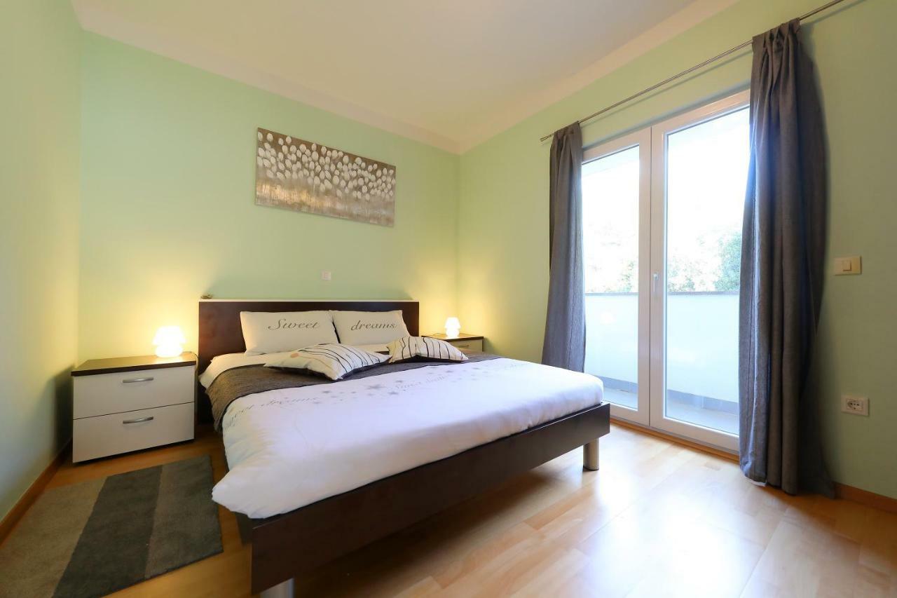Luxury Villa Nada With Pool Petrcane Εξωτερικό φωτογραφία