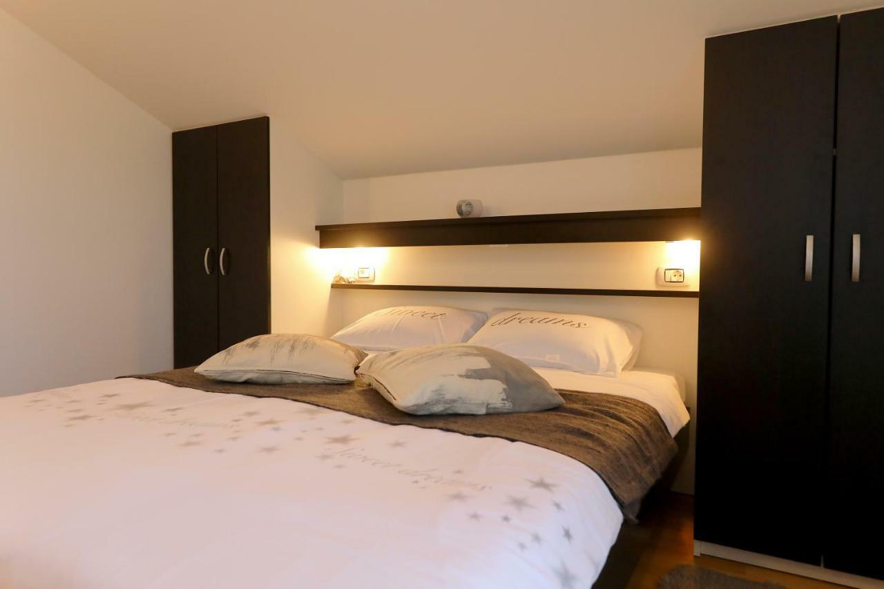 Luxury Villa Nada With Pool Petrcane Εξωτερικό φωτογραφία