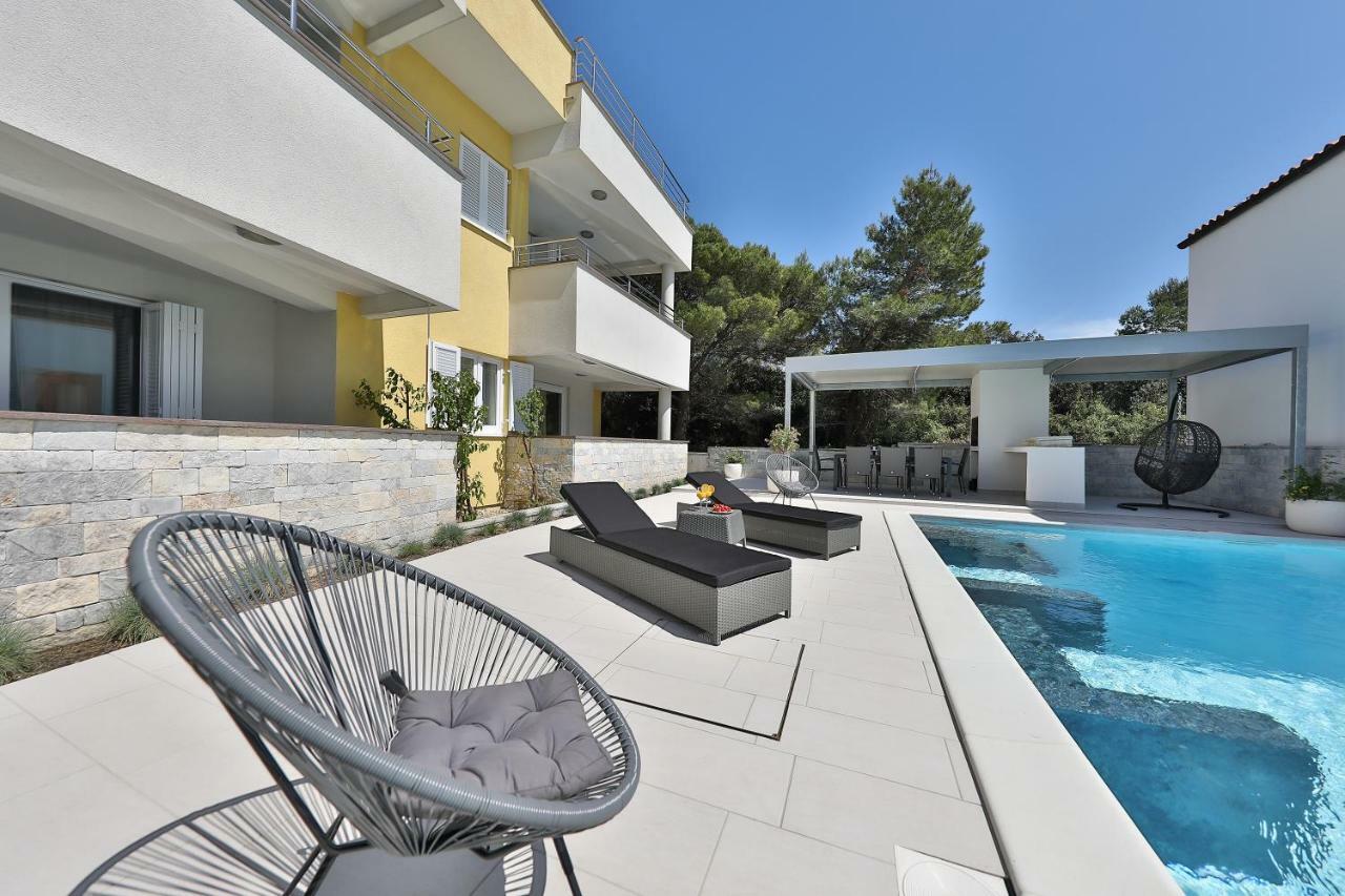 Luxury Villa Nada With Pool Petrcane Εξωτερικό φωτογραφία