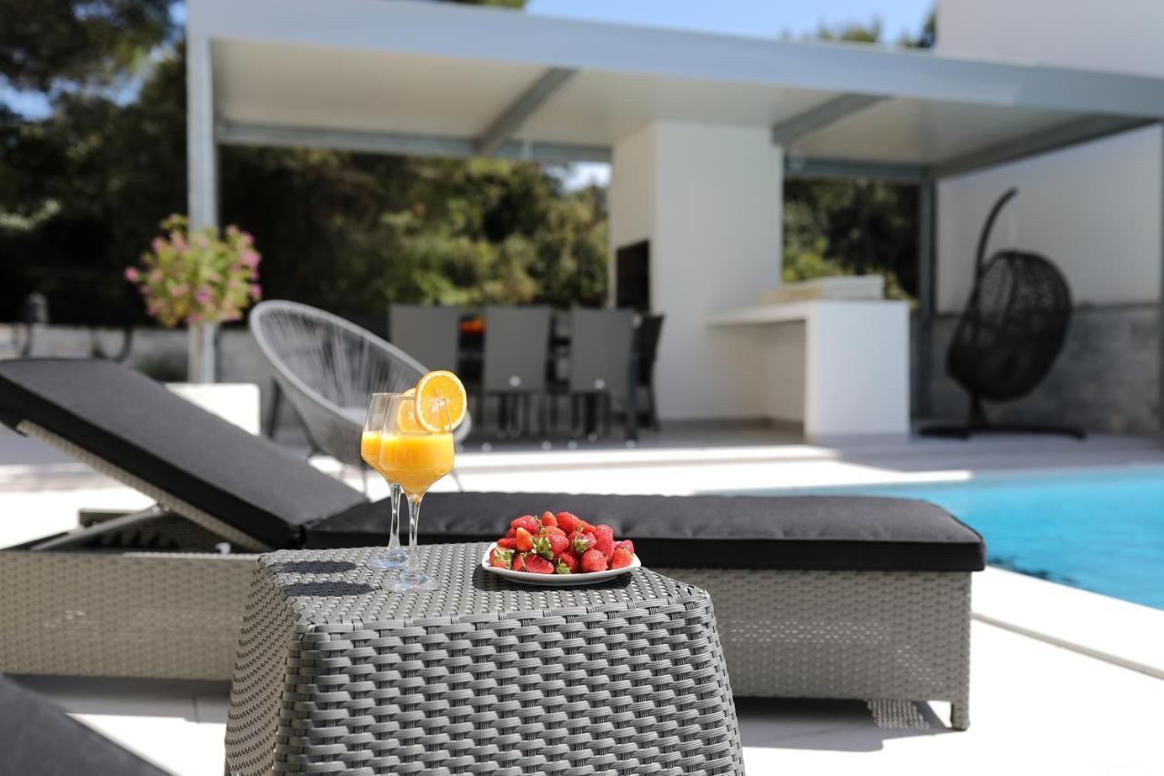 Luxury Villa Nada With Pool Petrcane Εξωτερικό φωτογραφία